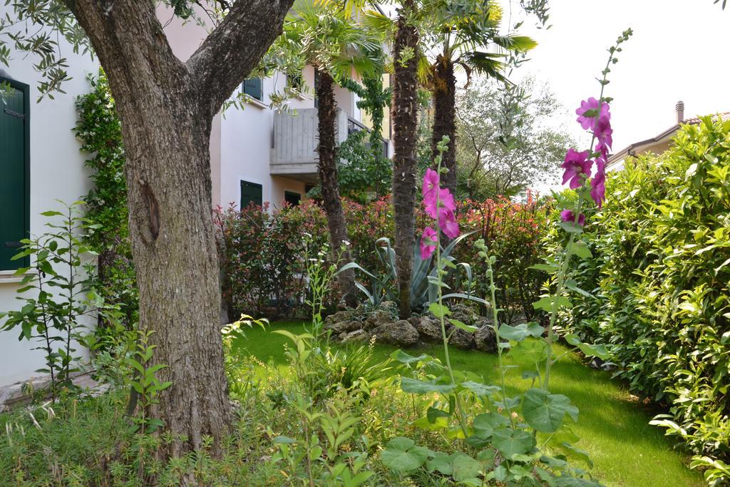 B&B Garda 4U เดเซนซาโนเดลการ์ดา ภายนอก รูปภาพ