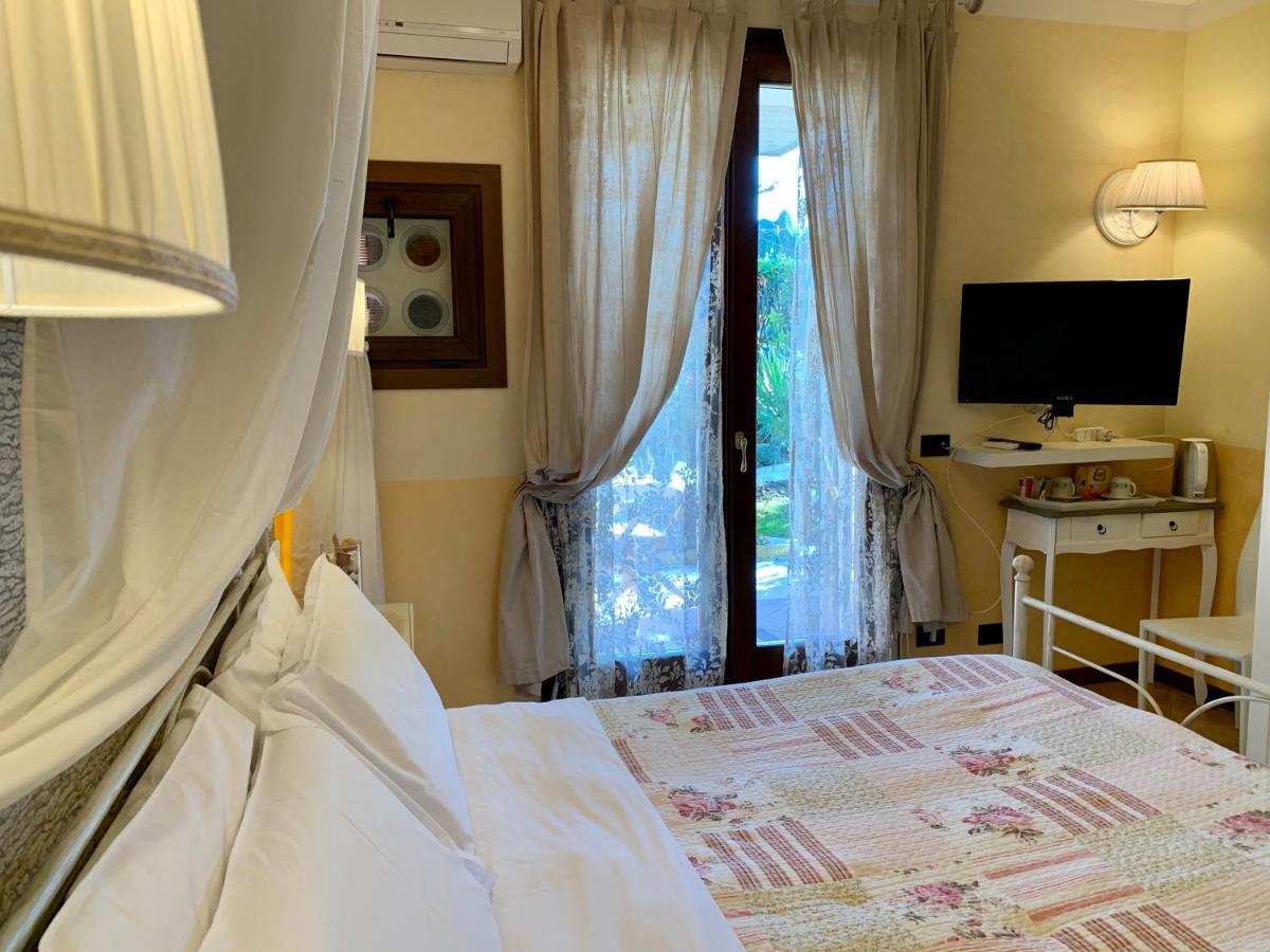 B&B Garda 4U เดเซนซาโนเดลการ์ดา ภายนอก รูปภาพ